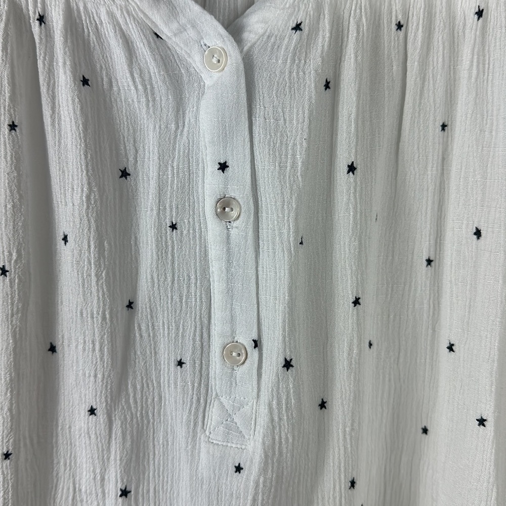Maurices White Star Flutter Sleeve Button Front T… - image 4